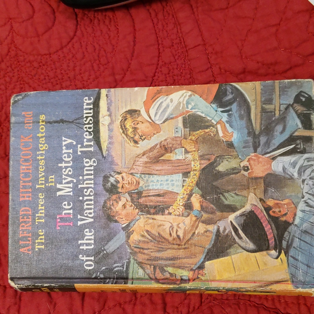 Alfred Hitchcock An Thethree Investigators The Mystery Of The Vanishing Treasure